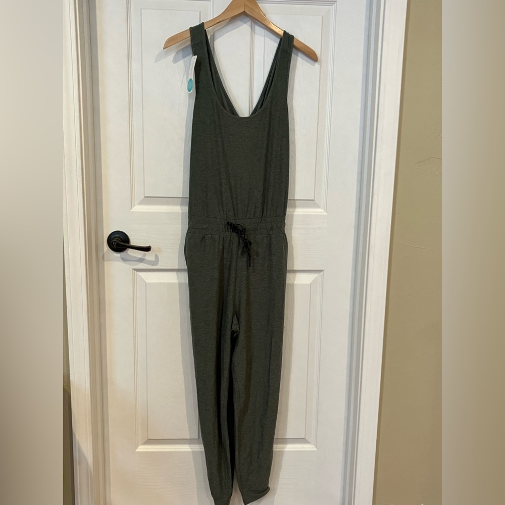 Market and spruce active sybelle razorback, jumpsuit olive size medium NWT